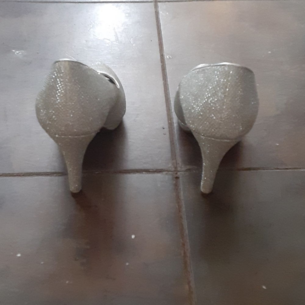 Heels - Picture 4 of 5